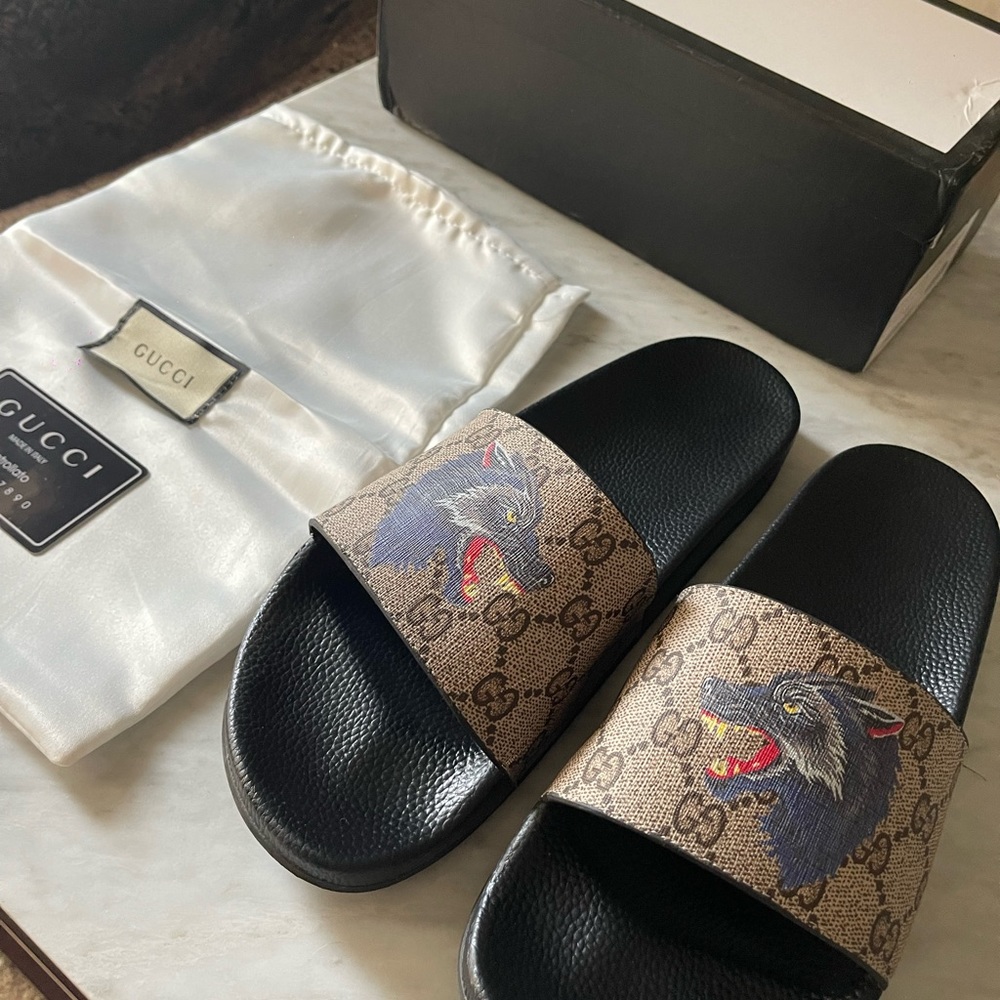 Men’s Gucci Wolf Head Slide Sandals
